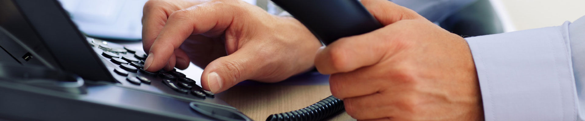 आमच्याशी संपर्क साधा